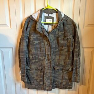Universal Thread Olive Camouflage Jacket